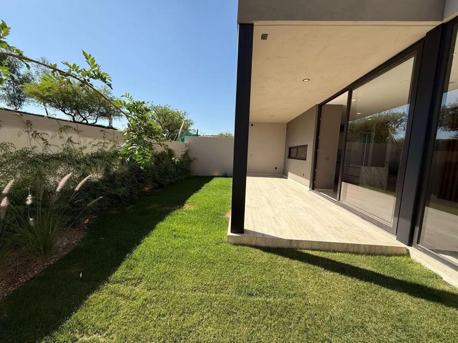 Foto 3 de Casa en Altozano con vista a área verde