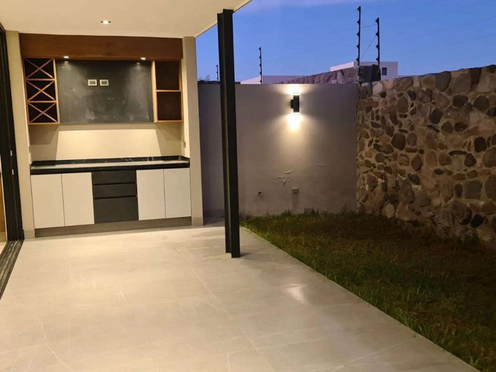 Foto 4 de Casa nueva en Lomas del Campanario II