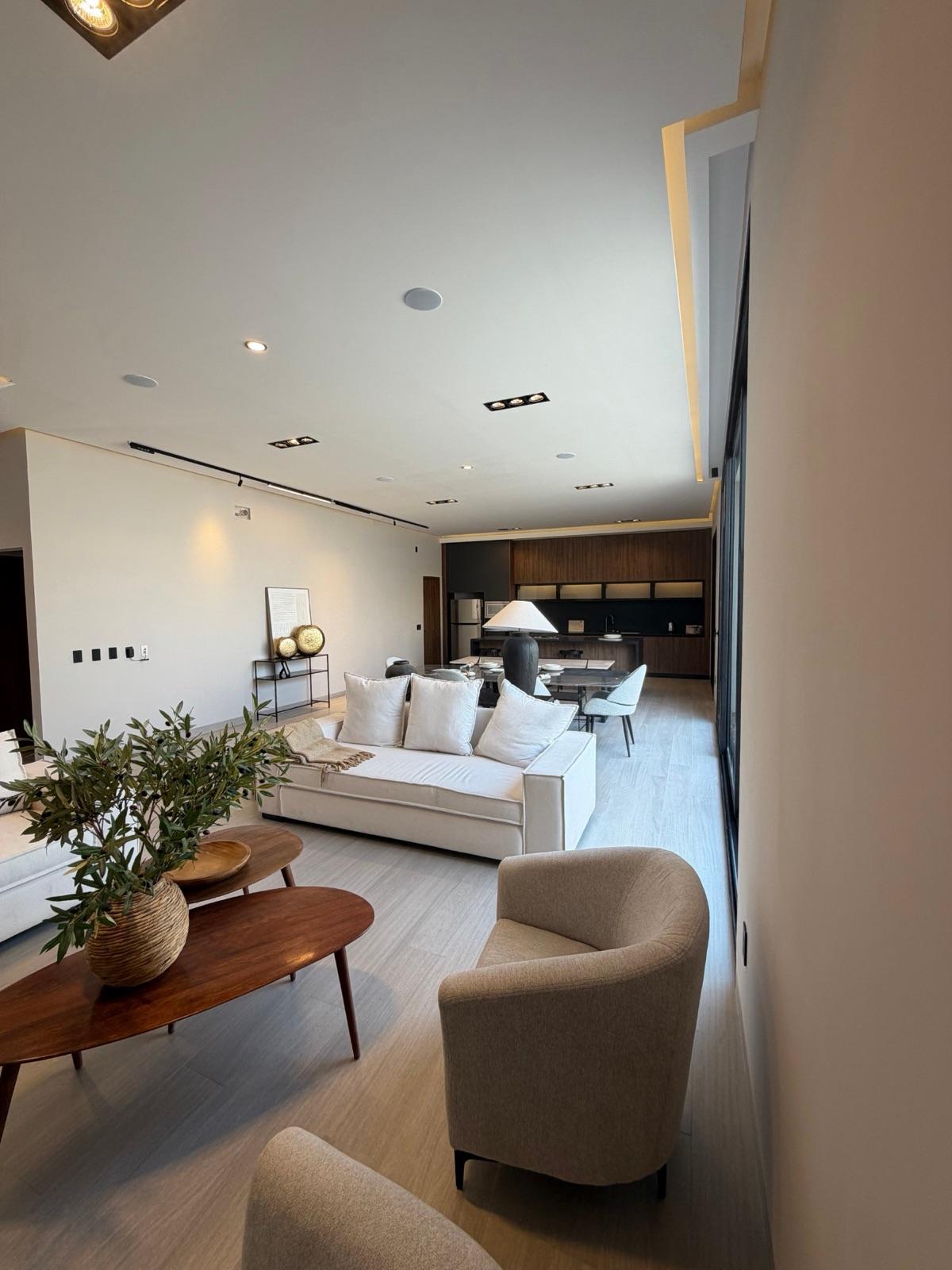 Sala, comedor y cocina integrados