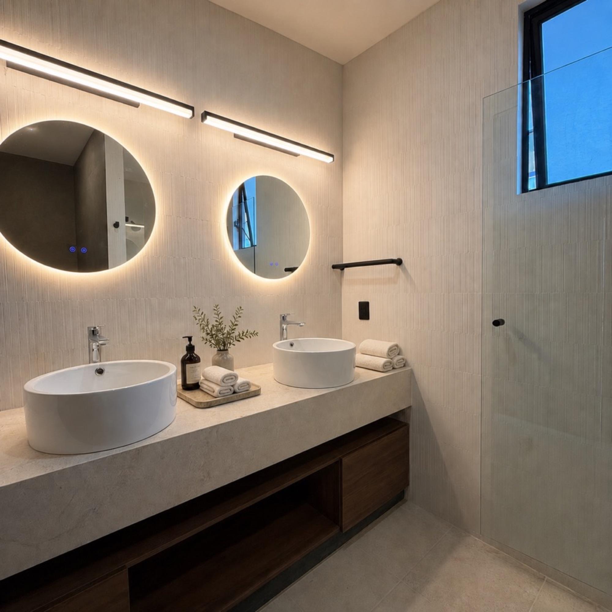 Baño con doble lavabo